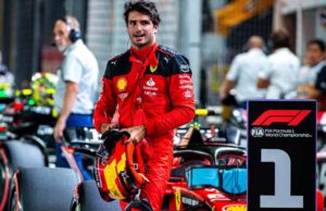 Carlos Sainz claims pole position for the Singapore Grand Prix