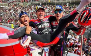 Espargaro leads Aprilia 1-2 in a chaotic Catalunya MotoGP