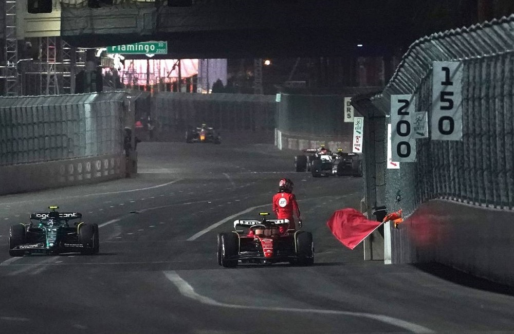 Sainz,Las Vegas,grid penalty