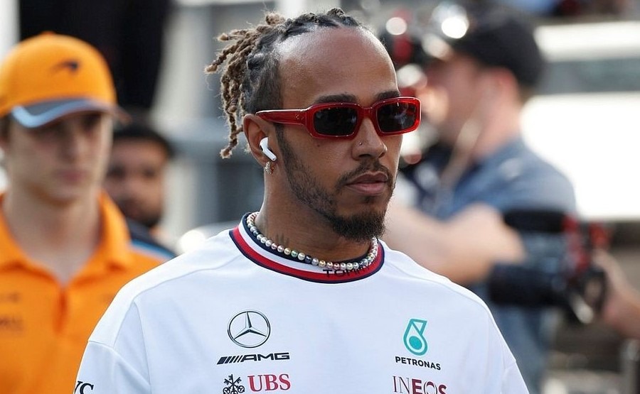 Lewis Hamilton to earn $100 million after signing with Ferrari
