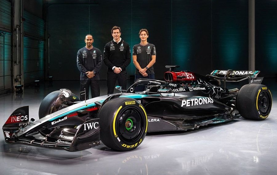Mercedes unveils the W15 E PERFORMANCE for 2024 F1