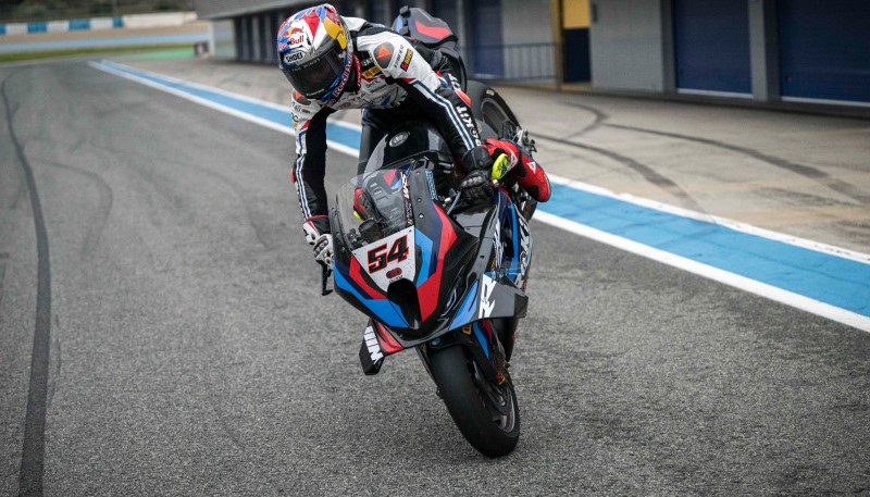 Toprak Razgatlioglu breaks lap record at the 2024 WorldSBK pre-season test