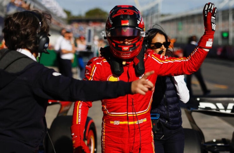 Carlos Sainz bounces back from surgery to secure a front row start in Melbourne