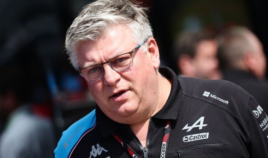 Former Alpine team boss Otmar Szafnauer spotted at IndyCar season opener