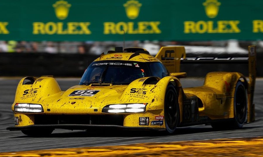 JDC-Miller MotorSports Porsche 963 leads Practice 2 in the hands of Phil Hanson