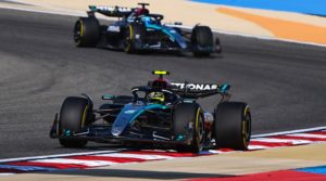Lewis Hamilton leads Mercedes 1-2 in second practice for Bahrain Grand Prix