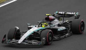 Lewis Hamilton warns Mercedes not to 'mess up' after solid Friday practice