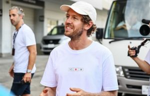 Sebastian Vettel hints return to F1 after talks with Mercedes boss