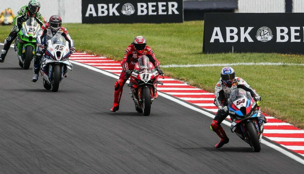 Toprak Razgatlioglu edges Alvaro Bautista to top Czech WorldSBK FP2