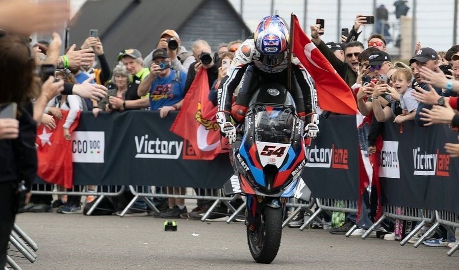 UK WorldSBK: Toprak Razgatlioglu completes a Donington treble after winning Race 2