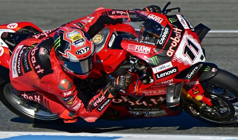 2024 Jerez WorldSBK Nicolo Bulega narrowly beats Toprak Razgatlioglu in FP1