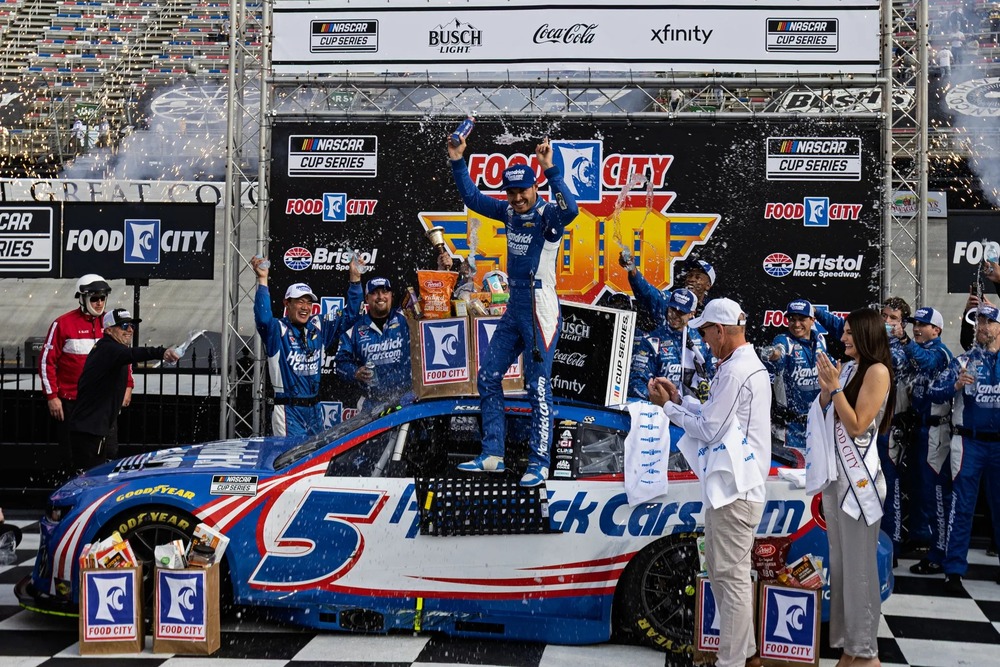 Kyle Larson Bristol Cup Series victory NASCAR Cup Series