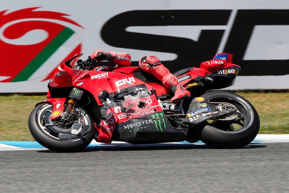 Alex Marquez wins Spanish MotoGP 2025 as his brother Marc crashes Alex Marquez win,MotoGP Jerez 2025 Race Results,Spanish MotoGP 2025,Marc Marquez crash,Fabio Quartararo