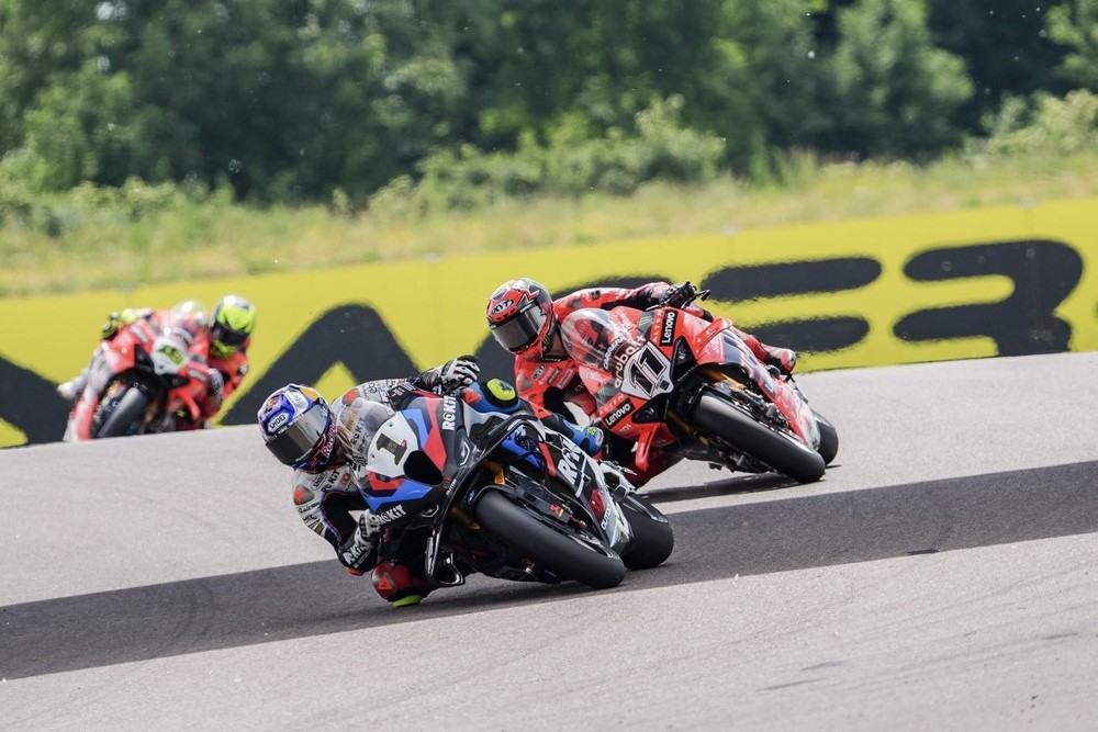 Bulega holds off Razgatlioglu to win Cremona WorldSBK Race 1 Cremona WorldSBK Race 1,Nicolo Bulega,Toprak Razgatlioglu,Italian WorldSBK