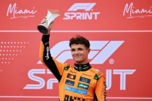 Lando Norris Miami GP Sprint Oscar Piastri Lewis Hamilton Safety car
