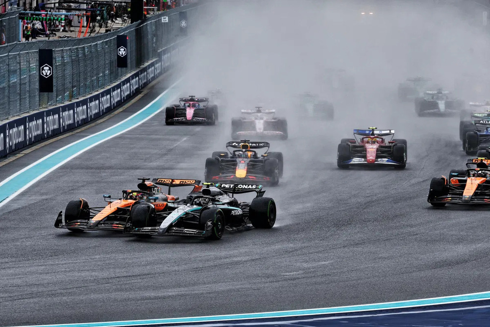 Lando Norris braves Miami GP Sprint chaos to win as several drivers face penalties Miami GP Sprint,Lando Norris,late safety car,Oscar Piastri,Lewis Hamilton