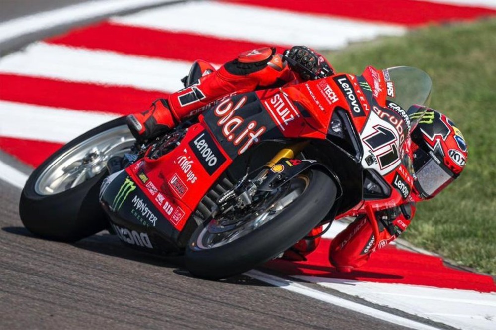 Nicolo Bulega claims Italian WorldSBK Superpole with a record-breaking lap