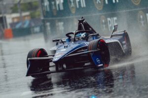 Stoffel Vandoorne Tokyo E-Prix Race 1 Formula E Oliver Rowland Taylor Barnard