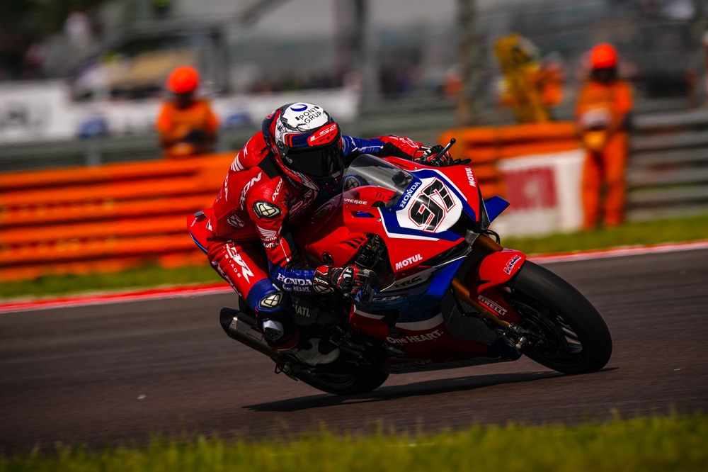 Nicolo Bulega claims Italian WorldSBK Superpole with a record-breaking lap Italian WorldSBK Superpole,Nicolo Bulega,Cremona lap record,Sam Lowes,pole position