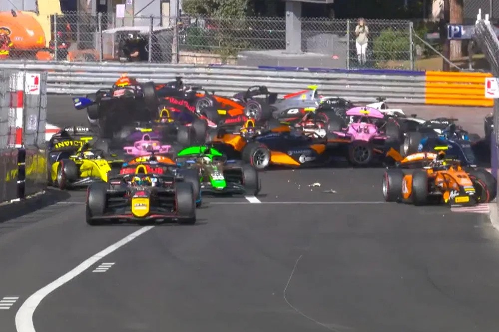 Chaotic Monaco Grand Prix crash ruins F1 support race