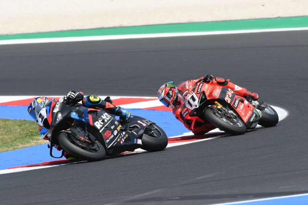 Razgatlioglu wins Emilia-Romagna WSBK 2025 Race 1 as crashes cause several DNFs Emilia-Romagna WSBK 2025 Race 1,Toprak Razgatlioglu,Misano World Circuit,Nicolo Bulega,Danilo Petrucci